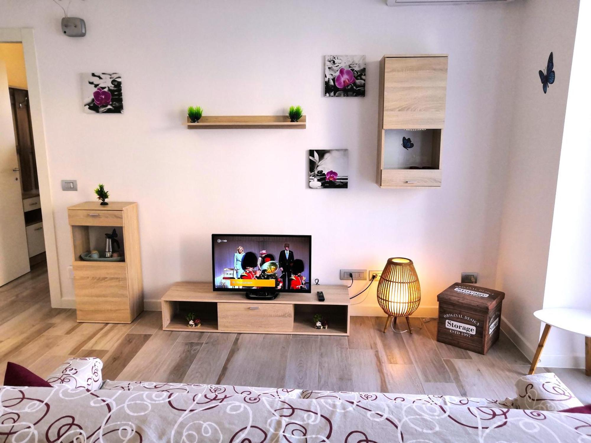 Butterfly Apt In Suna With Garage Verbania Exteriér fotografie